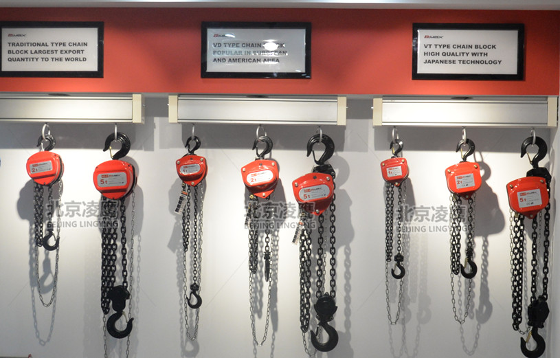 展厅手拉黄瓜视频污在线观看